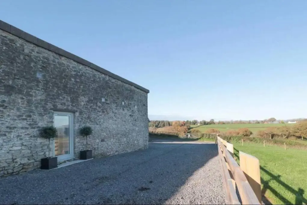 Warren Farm Tiny House Villa Bonvilston
